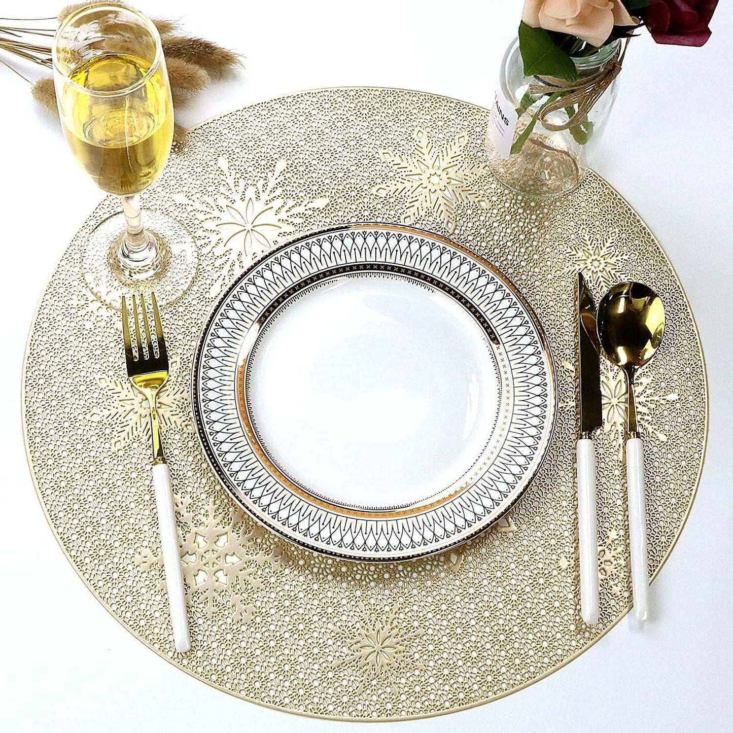 Round Gold Christmas Placemats Set of 4 for Dining Table Mats 15“ Wipeable Snowflake Placemats for Kitchen Table Plastic Soft PVC Place Mats Durable Heat Resistant Non-Slip Washable Table Mats