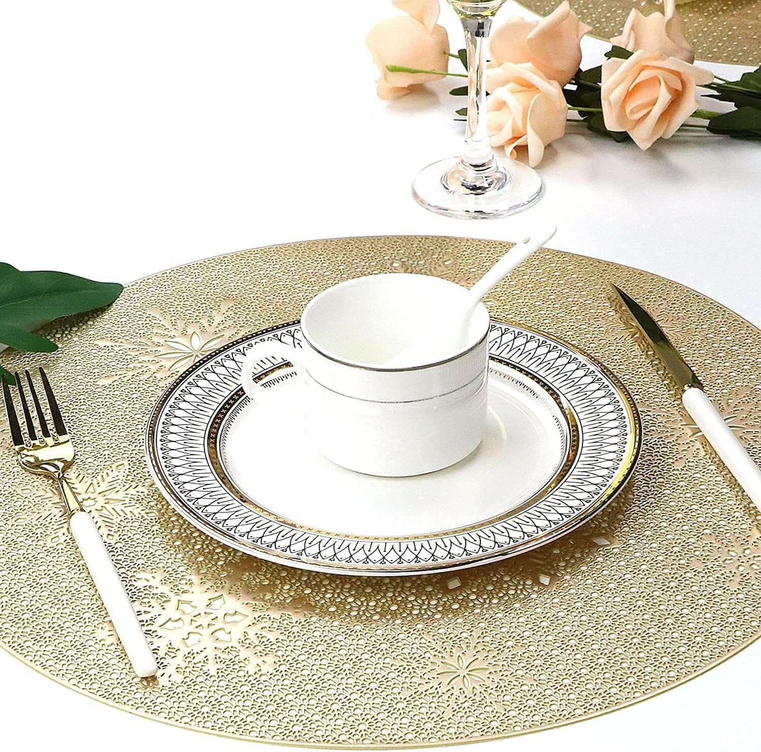 Round Gold Christmas Placemats Set of 4 for Dining Table Mats 15“ Wipeable Snowflake Placemats for Kitchen Table Plastic Soft PVC Place Mats Durable Heat Resistant Non-Slip Washable Table Mats